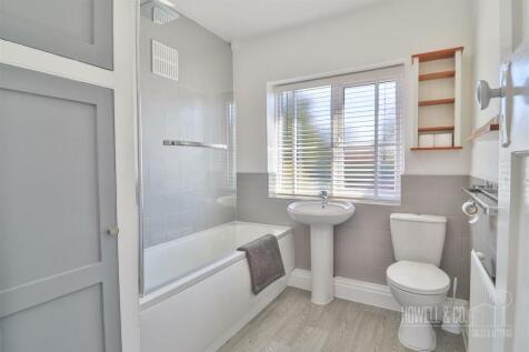 BATHROOM/W.C.