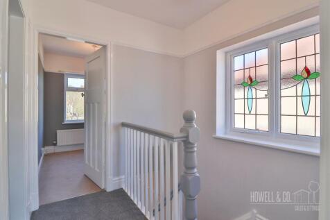 FIRST FLOOR LANDING