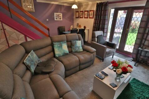 OPEN PLAN LOUNGE/DINING ROOM