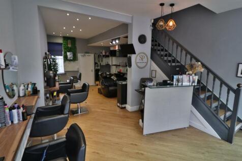 OPEN PLAN SALON AREA