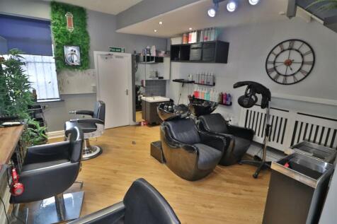 OPEN PLAN SALON AREA