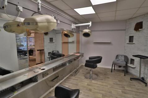 SALON SPACE