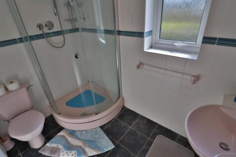 ENSUITE SHOWER ROOM