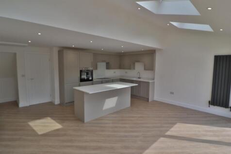OPEN PLAN KITCHEN/DINING/FAMILY ROOM
