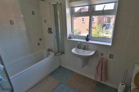 BATHROOM/W.C