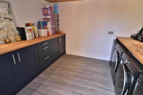 GARAGE/UTILITY