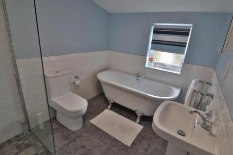 BATHROOM/W.C