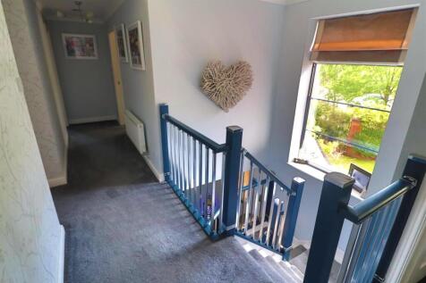 FIRST FLOOR LANDING