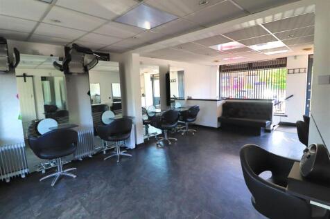 MAIN SALON FLOOR