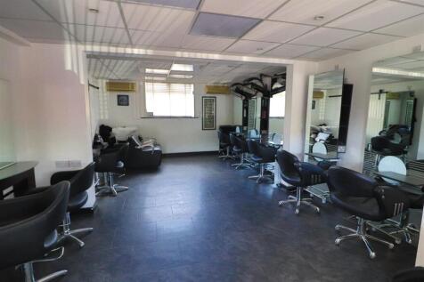 MAIN SALON FLOOR