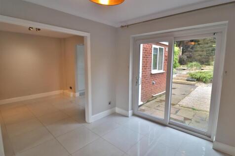DINING ROOM/SNUG