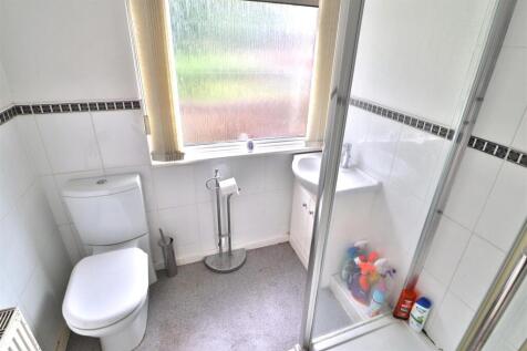 SHOWER ROOM/W.C