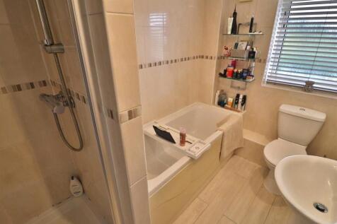 BATHROOM/W.C
