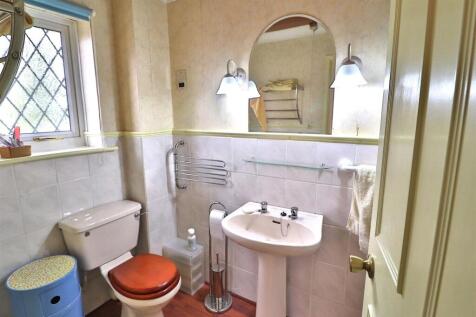 ENSUITE SHOWER ROOM