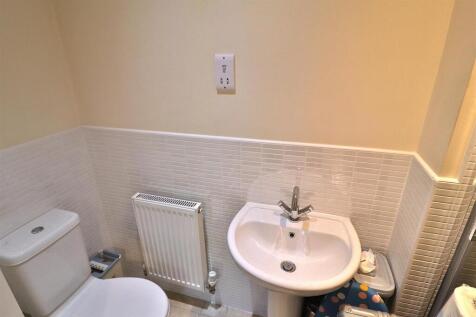 ENSUITE SHOWER ROOM