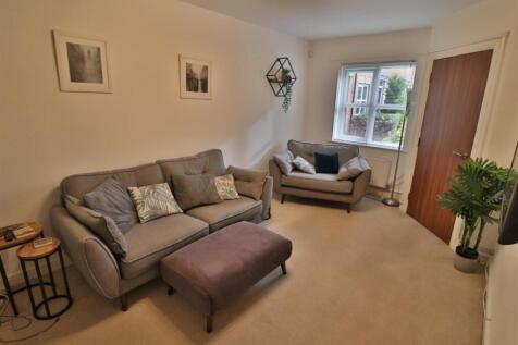 FAMILY LOUNGE