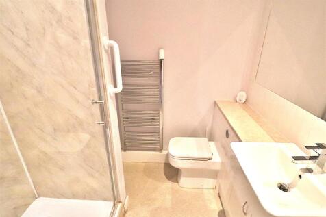 SHOWER ROOM/W.C