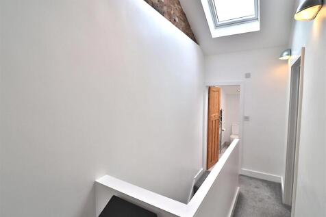 FIRST FLOOR LANDING