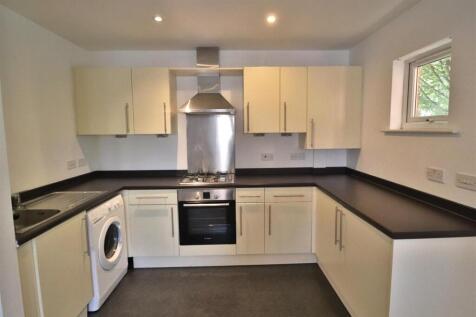 OPEN PLAN KITCHEN AND LIVING ROOM