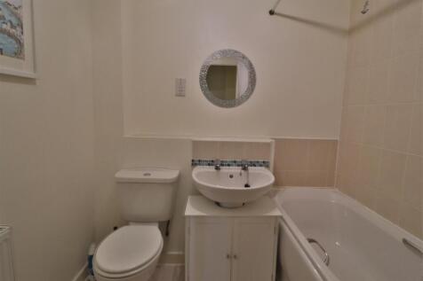 BATHROOM/W.C