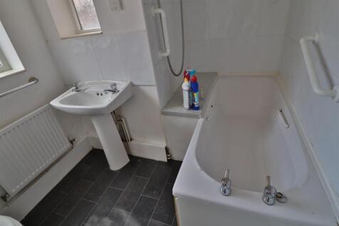 BATHROOM/W.C