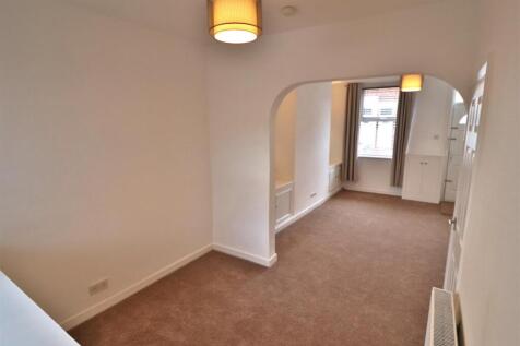 OPEN PLAN LIVING AND DINING ROOM