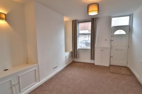 OPEN PLAN LIVING AND DINING ROOM