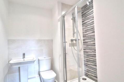ENSUITE SHOWER ROOM