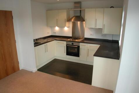 OPEN PLAN LOUNGE/KITCHEN AREA