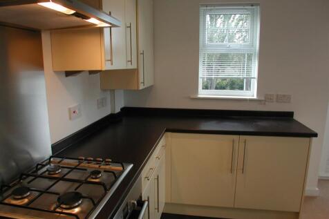 OPEN PLAN LOUNGE/KITCHEN AREA