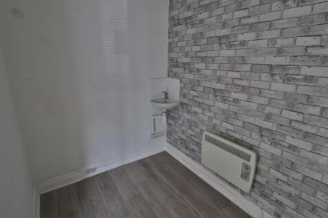 TRETMENTT ROOM 1