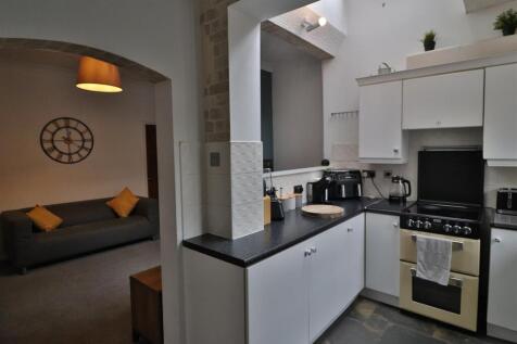 OPEN PLAN KITCHEN, LIVING AND DINING ROOM