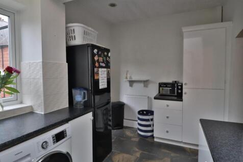 OPEN PLAN KITCHEN, LIVING AND DINING ROOM