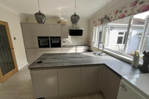 Kitchen / Breakfast Room
