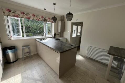 Kitchen / Breakfast Room