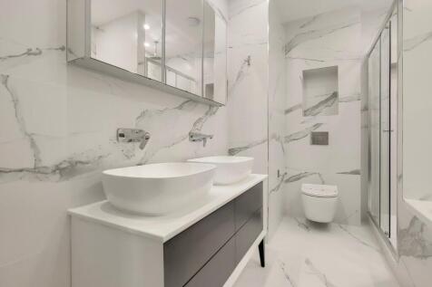 9_Bathroom-0.jpg