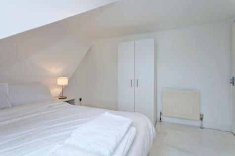 malvern road bedroom 1 shot 2.jpeg