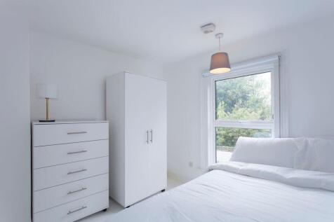 malvern road bedroom 2 shot 1.jpeg