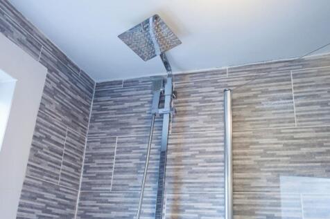 malvern road bathroom shot 3.jpeg