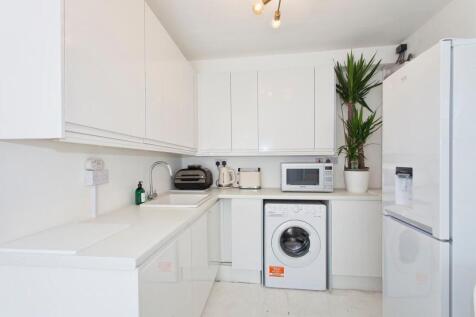 st silas studio kitchen.jpeg