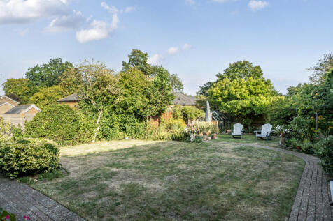 1341371-3-68a5f8b...