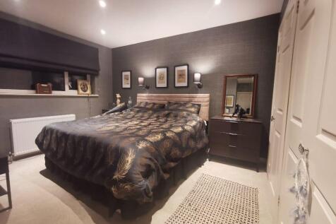 Bed 1.jpg