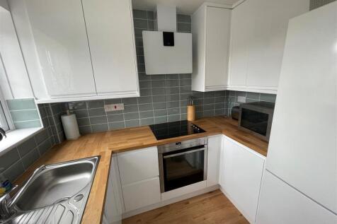 Kitchen 1.jpg