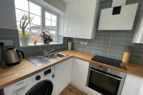Kitchen 2.jpg