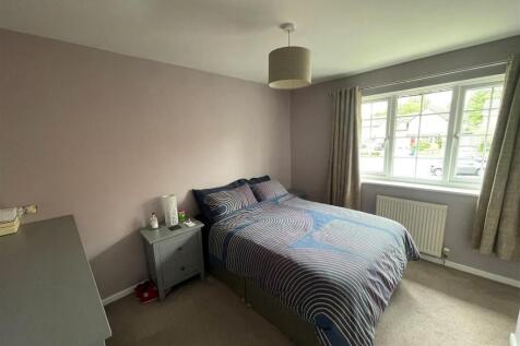 Master bedroom 2.jpg