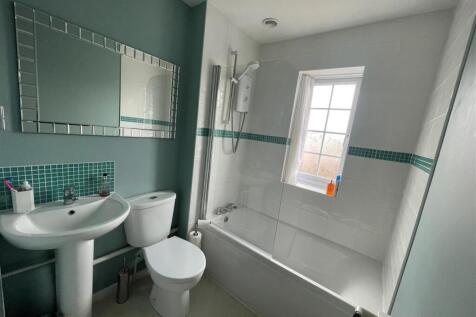 Bathroom 2.jpg