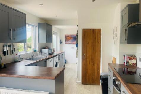 NEW KITCHEN 2.jpg