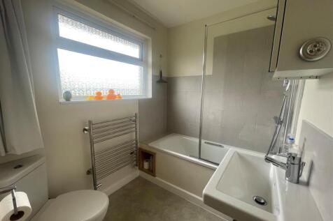 NEW BATHROOM.jpg