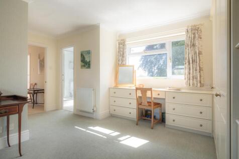 6 St Josephs Drive-20.jpg