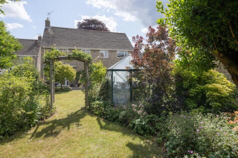 6 St Josephs Drive-40.jpg